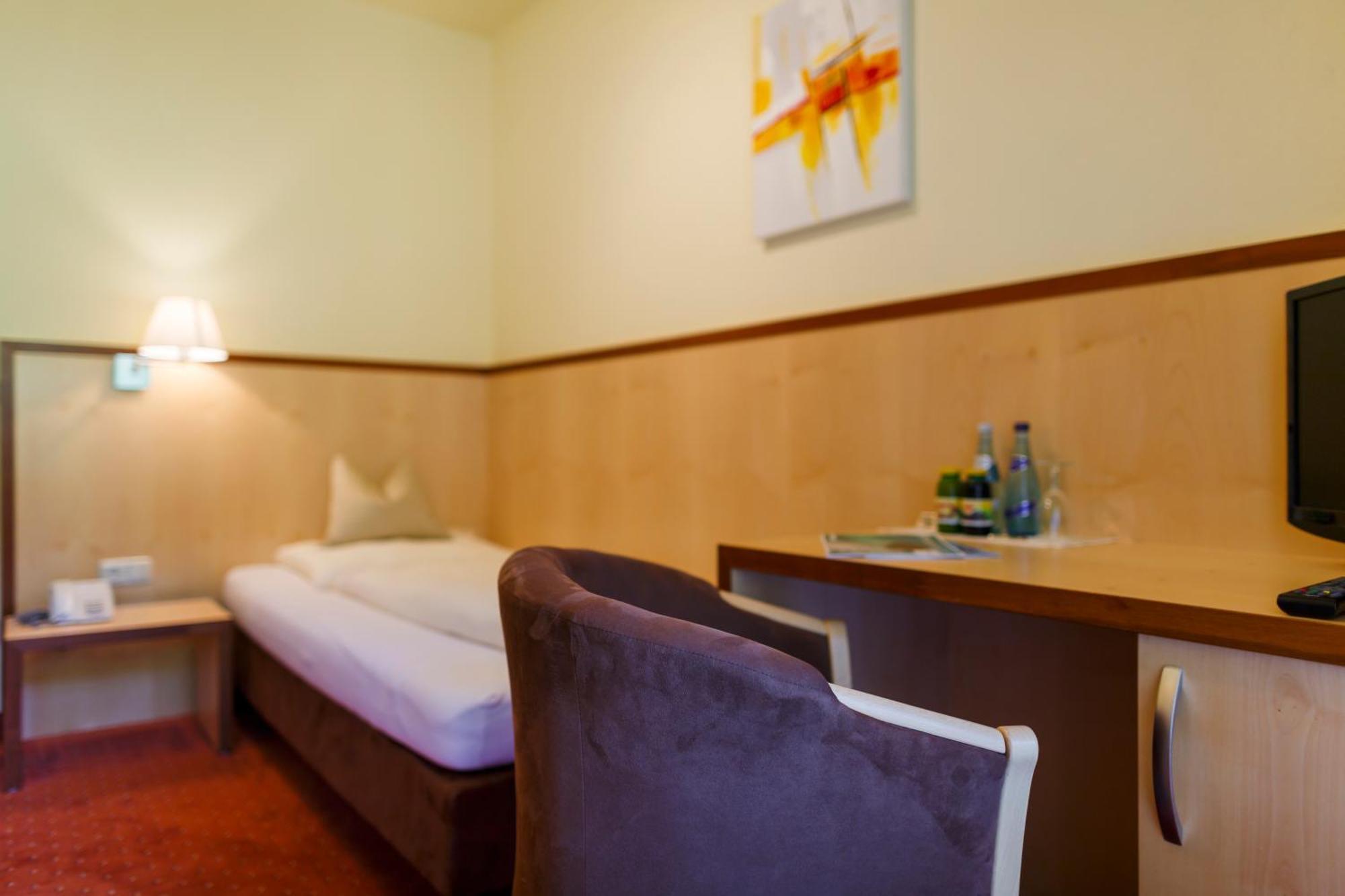 Seehotel Vinzenz Velden am Woerthersee Room photo