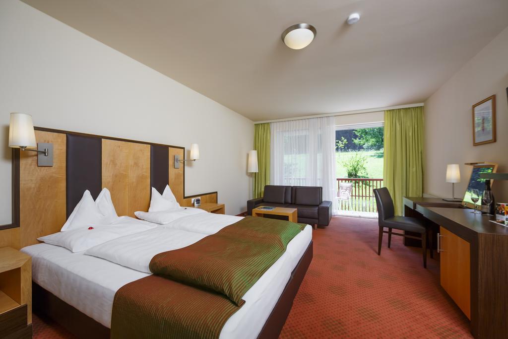 Seehotel Vinzenz Velden am Woerthersee Exterior photo