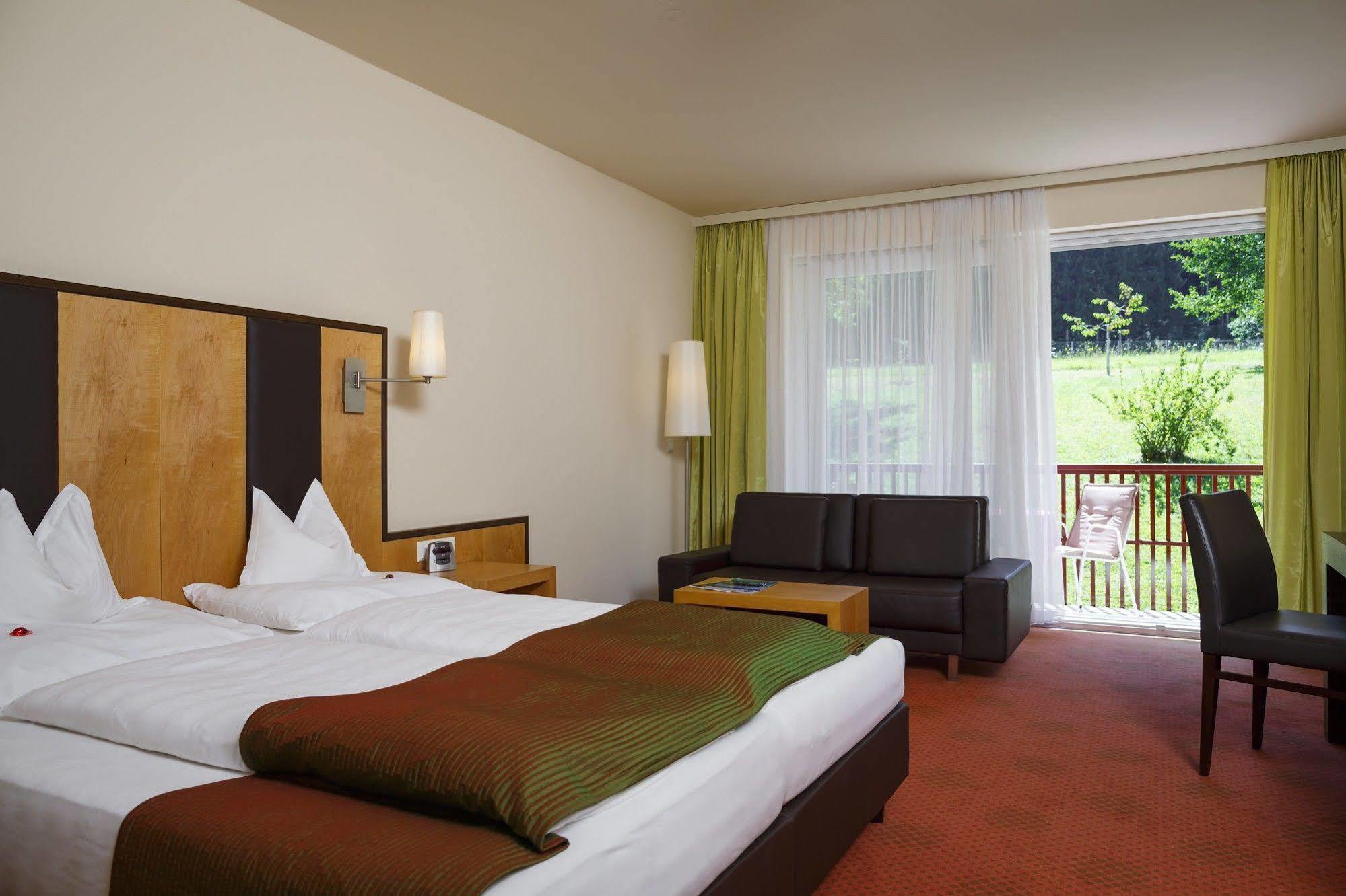 Seehotel Vinzenz Velden am Woerthersee Exterior photo