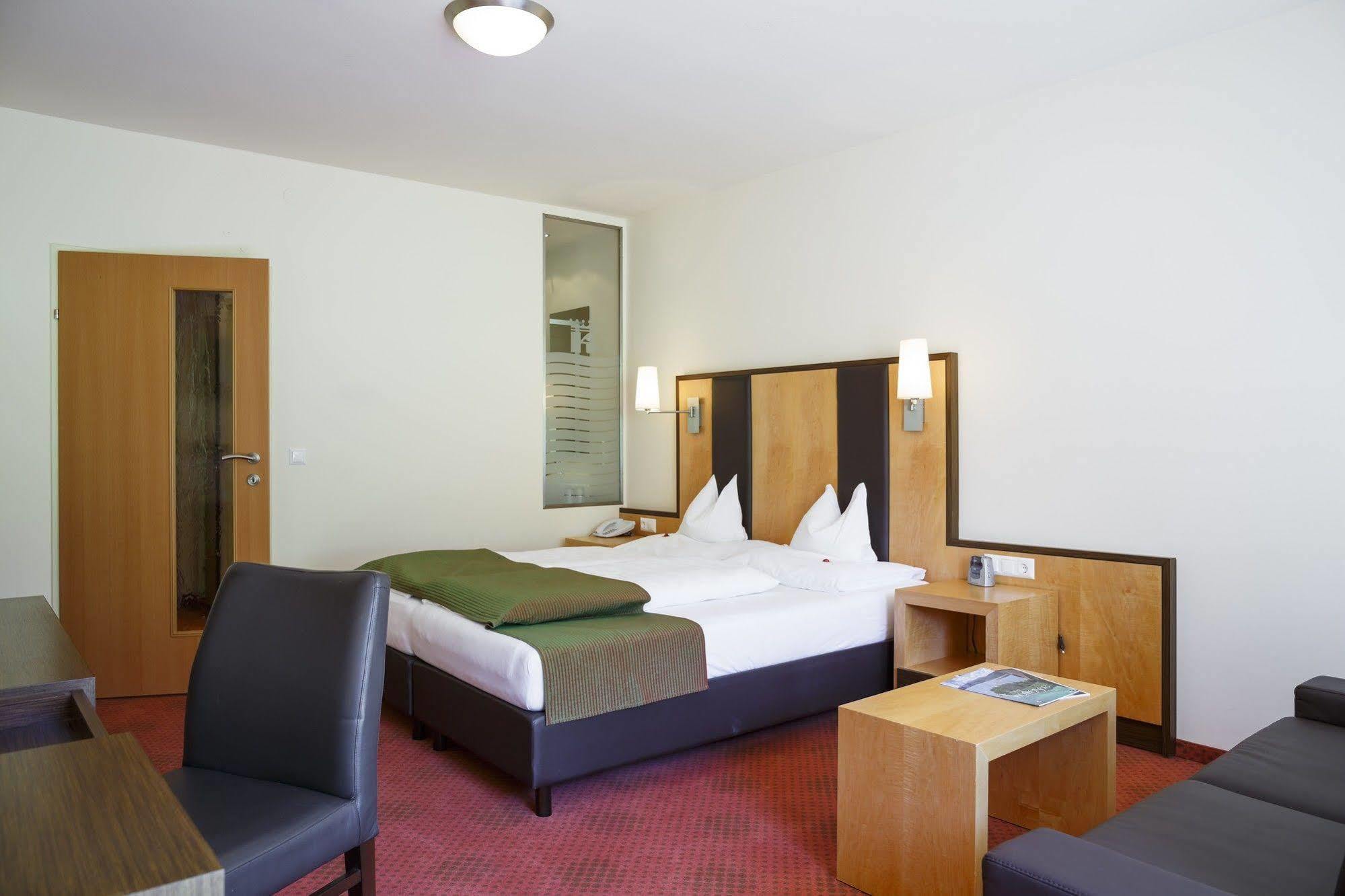 Seehotel Vinzenz Velden am Woerthersee Exterior photo